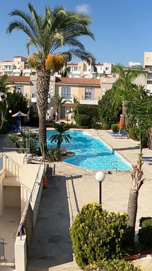 Maya Paphos 外观 照片